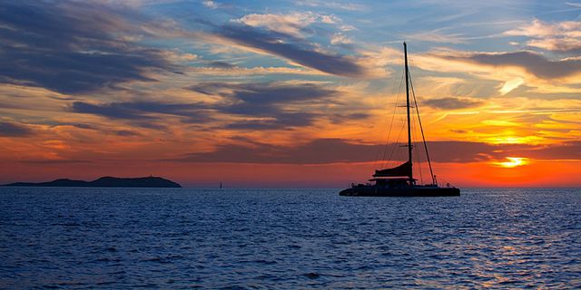 Overnight catamaran sunsetdinner cruise (2)